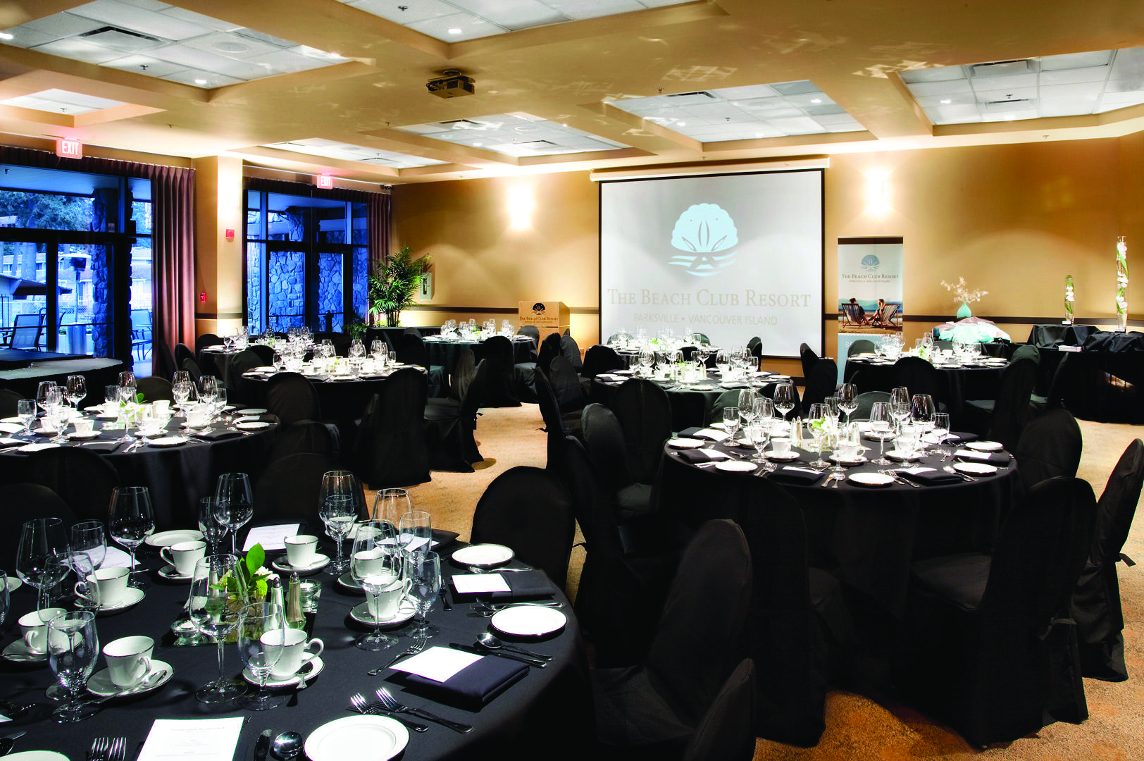 The Beach Club Resort — Bellstar Hotels & Resorts Parksville Restaurant foto